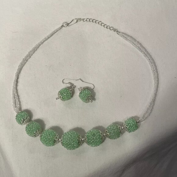 Elegant Vintage Aqua Green Seed Bead Balls 16" Choker Matching Earrings Necklace - Picture 2 of 10